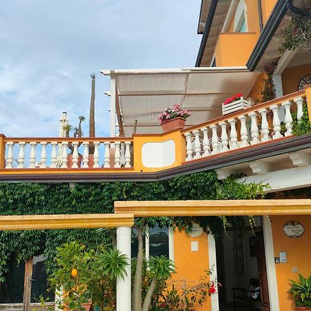 B&B "Raggio Di Sole" Le Castella  Εξωτερικό φωτογραφία